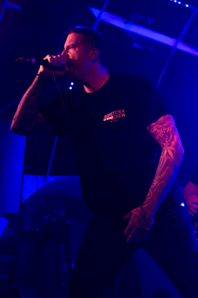 Tausend Löwen Unter Feinden