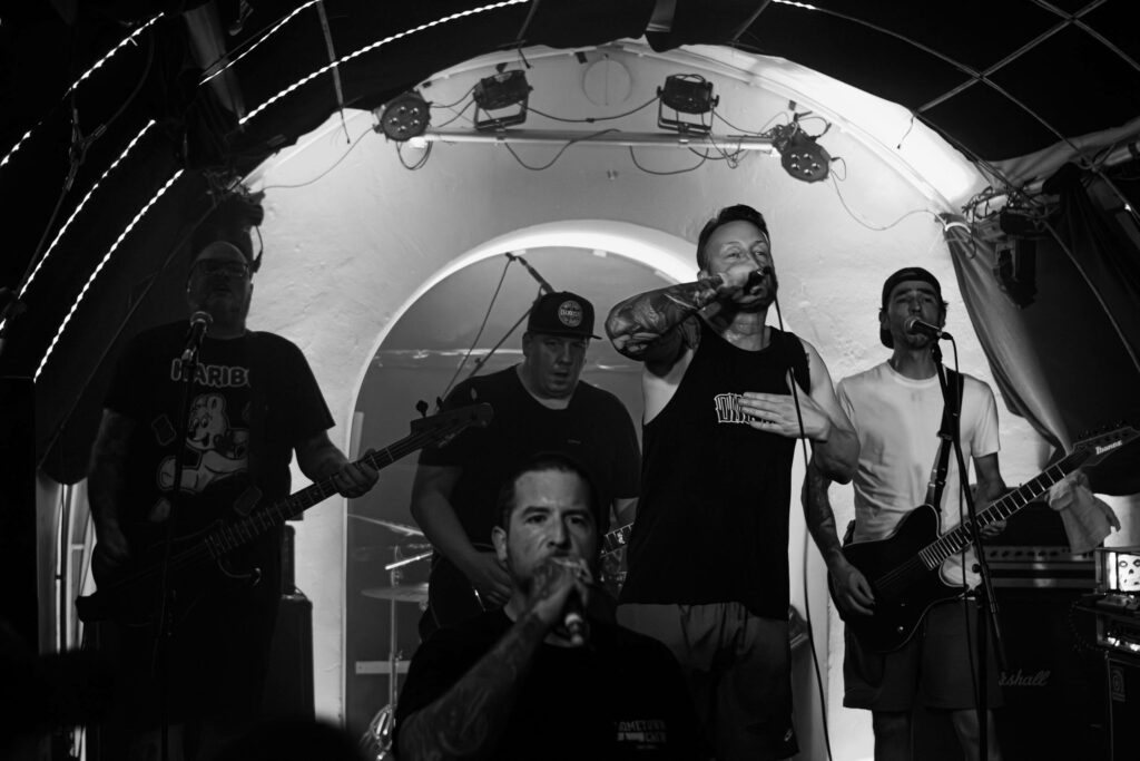 Tausend Löwen Unter Feinden