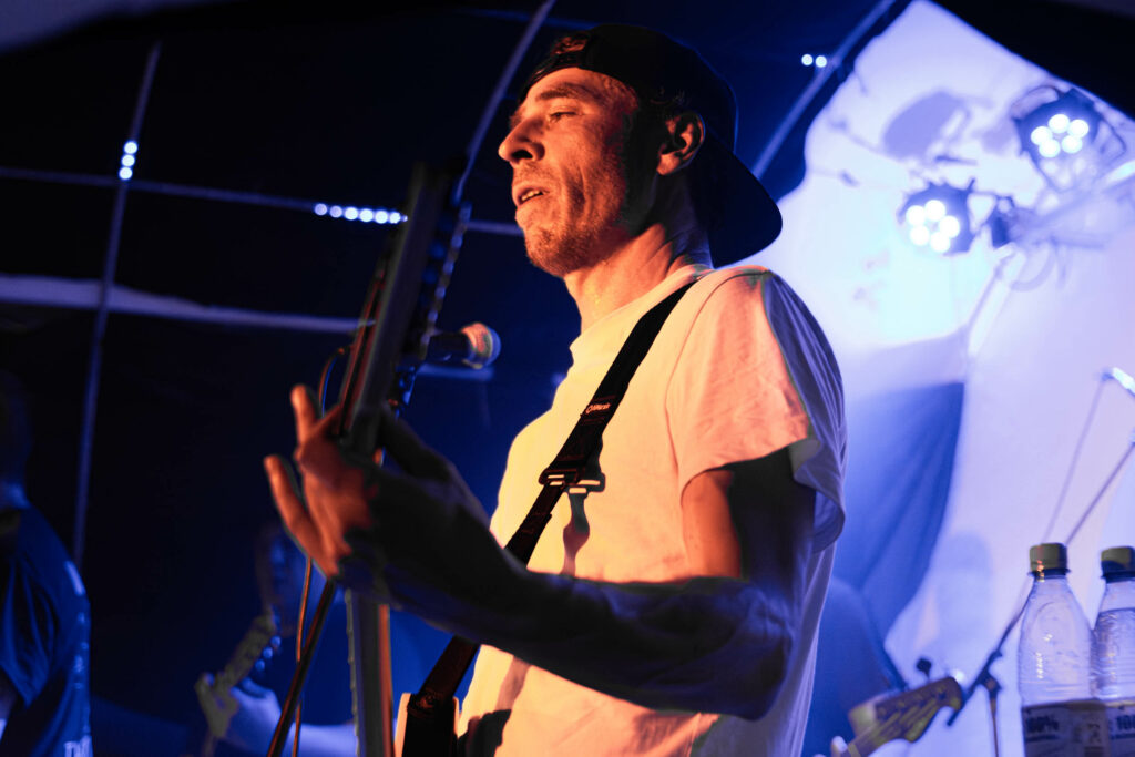 Tausend Löwen Unter Feinden