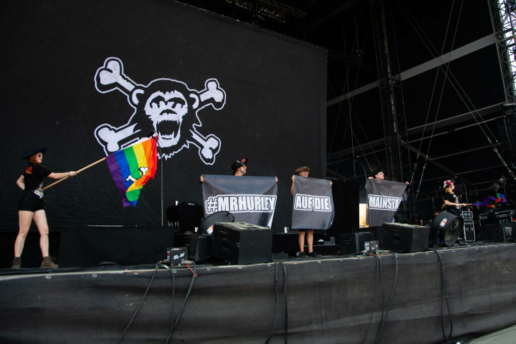 Mr. Hurley und die Pulveraffen