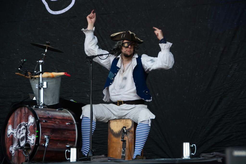 Mr. Hurley und die Pulveraffen