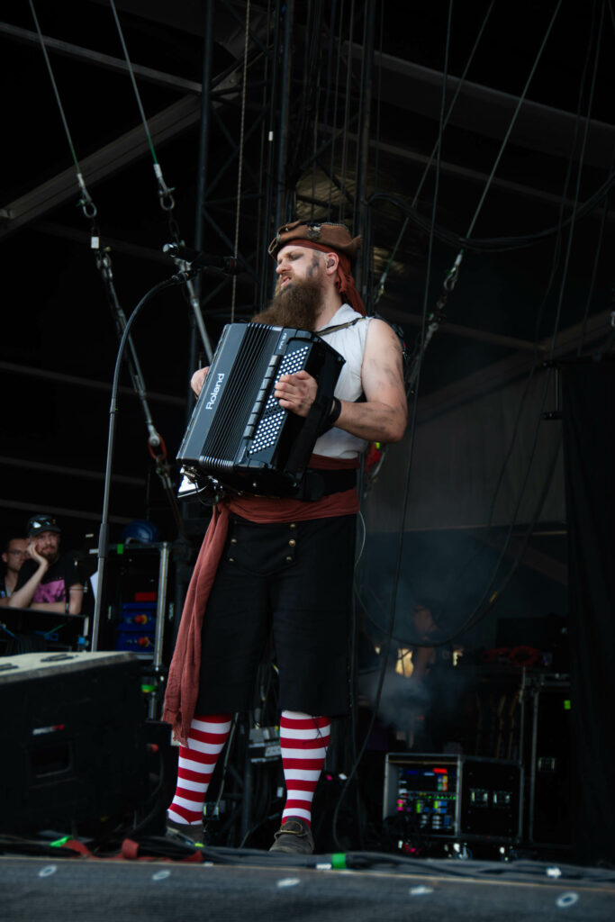 Mr. Hurley und die Pulveraffen