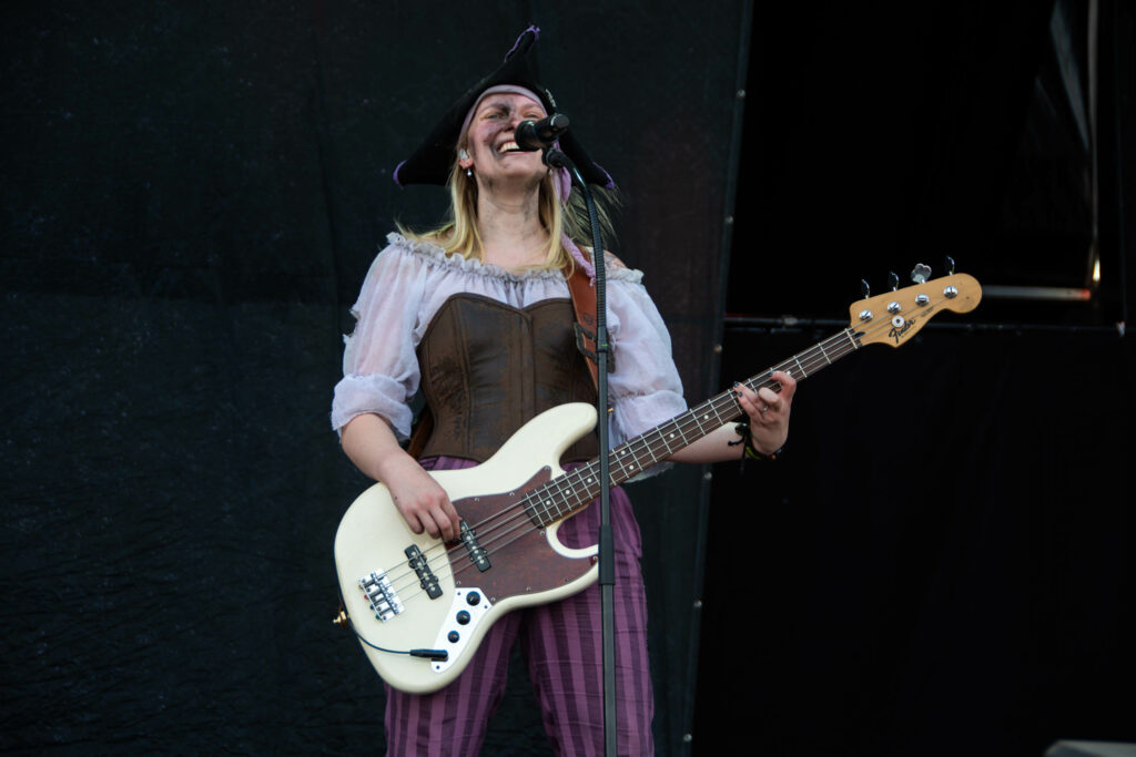 Mr. Hurley und die Pulveraffen