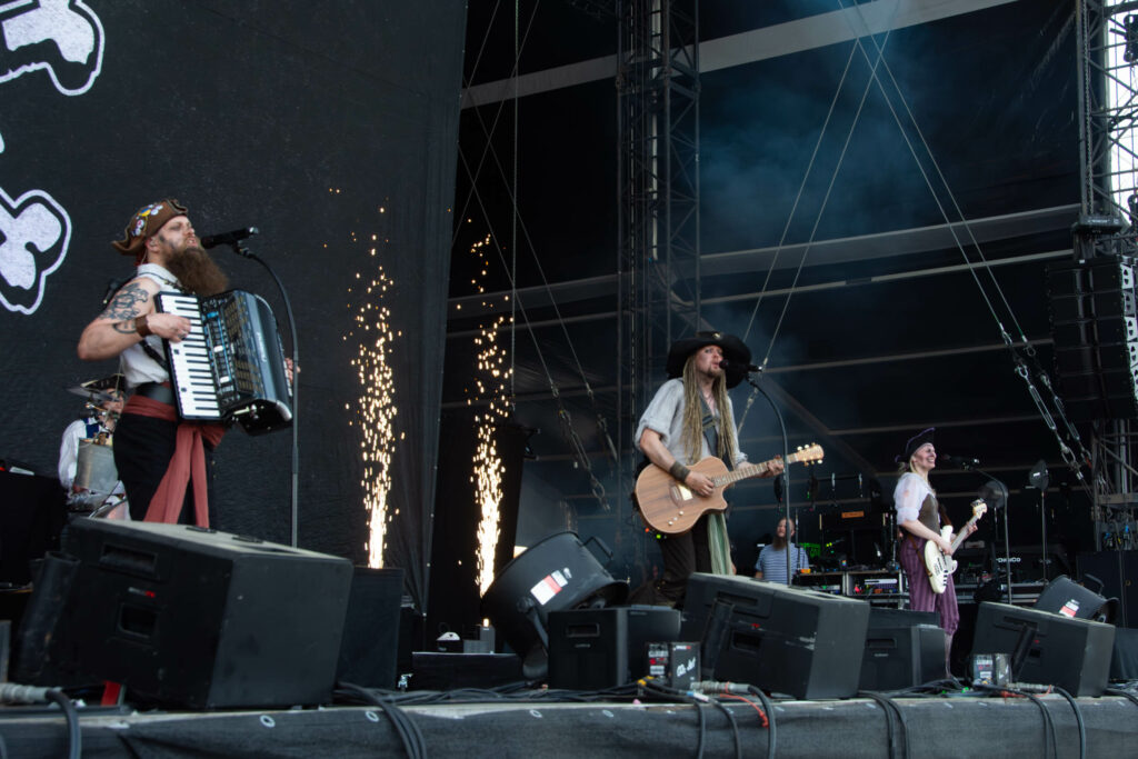 Mr. Hurley und die Pulveraffen