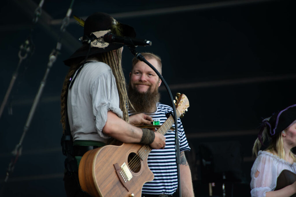 Mr. Hurley und die Pulveraffen